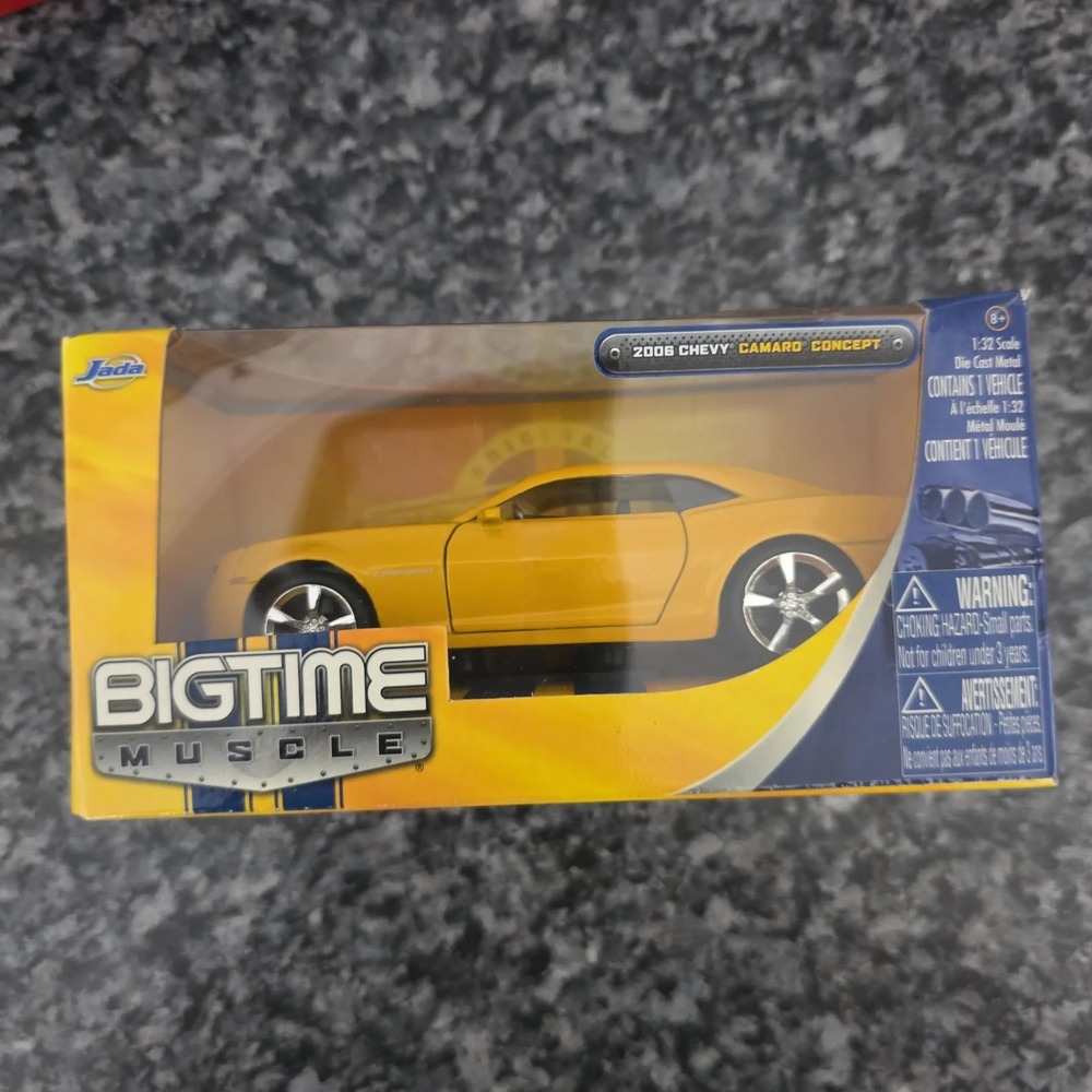 Jada Toys Bigtime Muscle 2008 Chevy Camaro 1:32 Yellow Diecast Car Custom